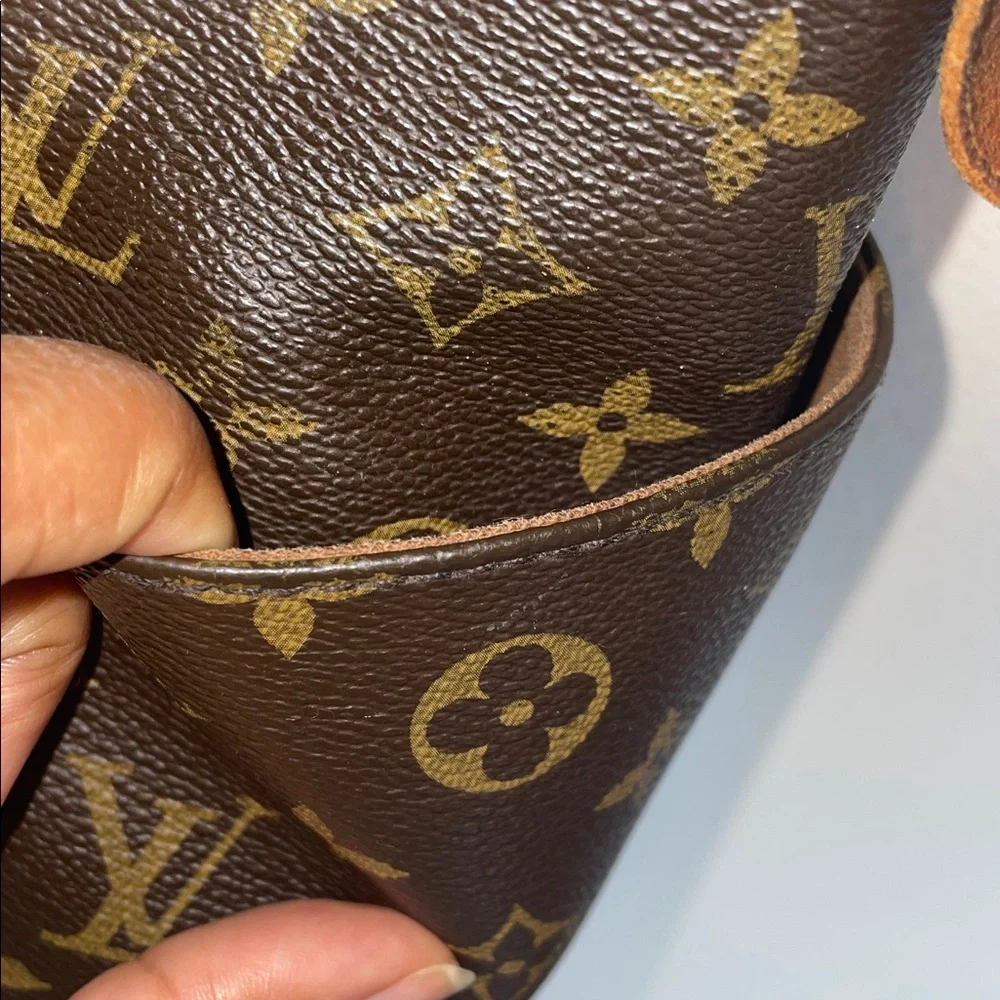 Authentic Louis Vuitton Totally Classic Brown Monogram Tote - Picture 5 of 14